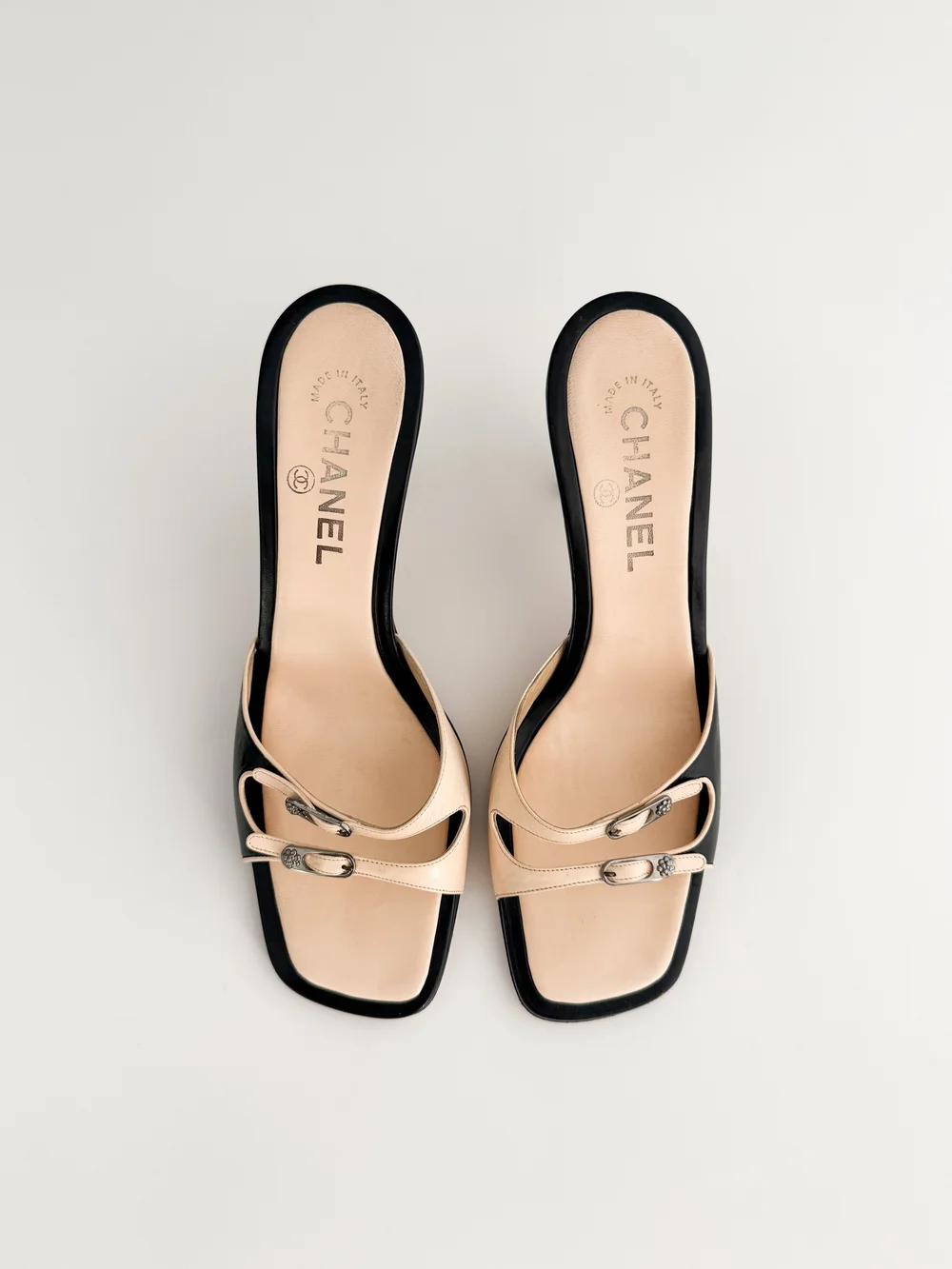 Chanel Vintage Black & Cream Camellia Sandal Heels (US 8.5